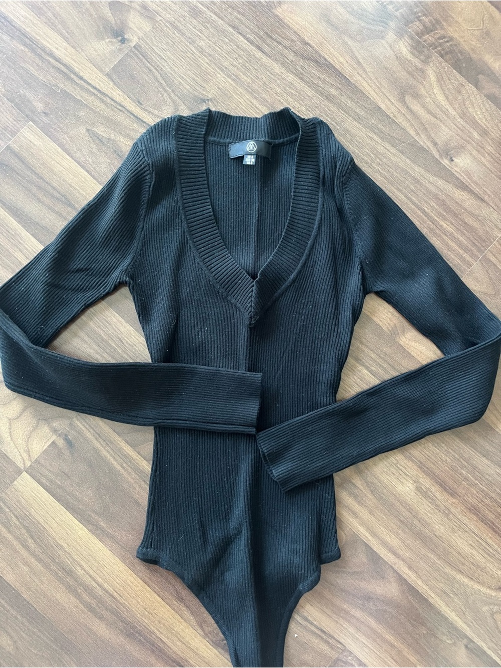 Missguided Black Ribbed V-Neck Bodysuit